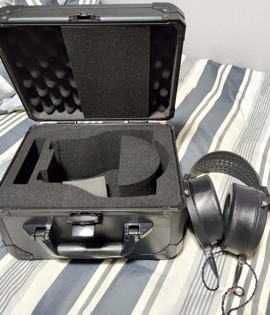 ヘッドホン Audeze LCD 2C