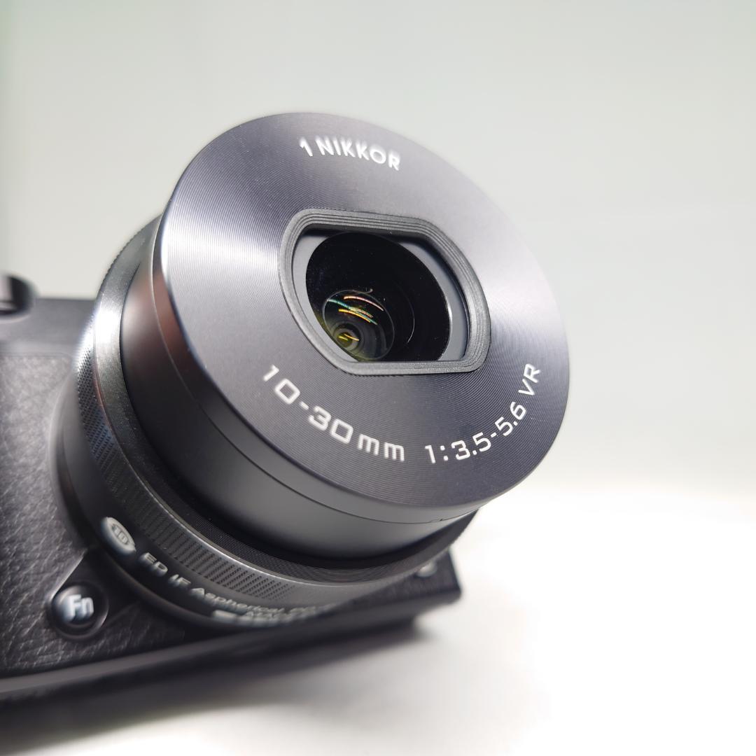 Nikon 1 J5 一眼レフ カメラ 充電器付き /10-30mm レンズ