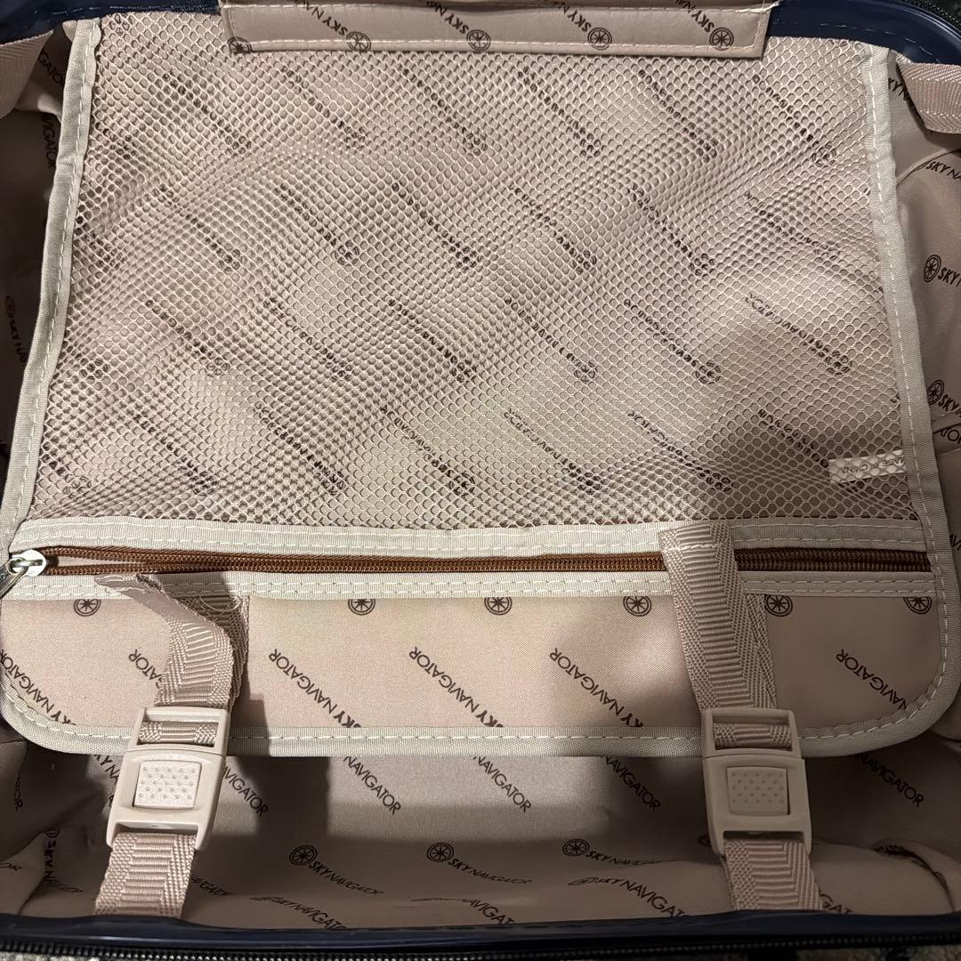 美品　SKY NAVIGATOR スーツケース　25L TSAロック　軽量