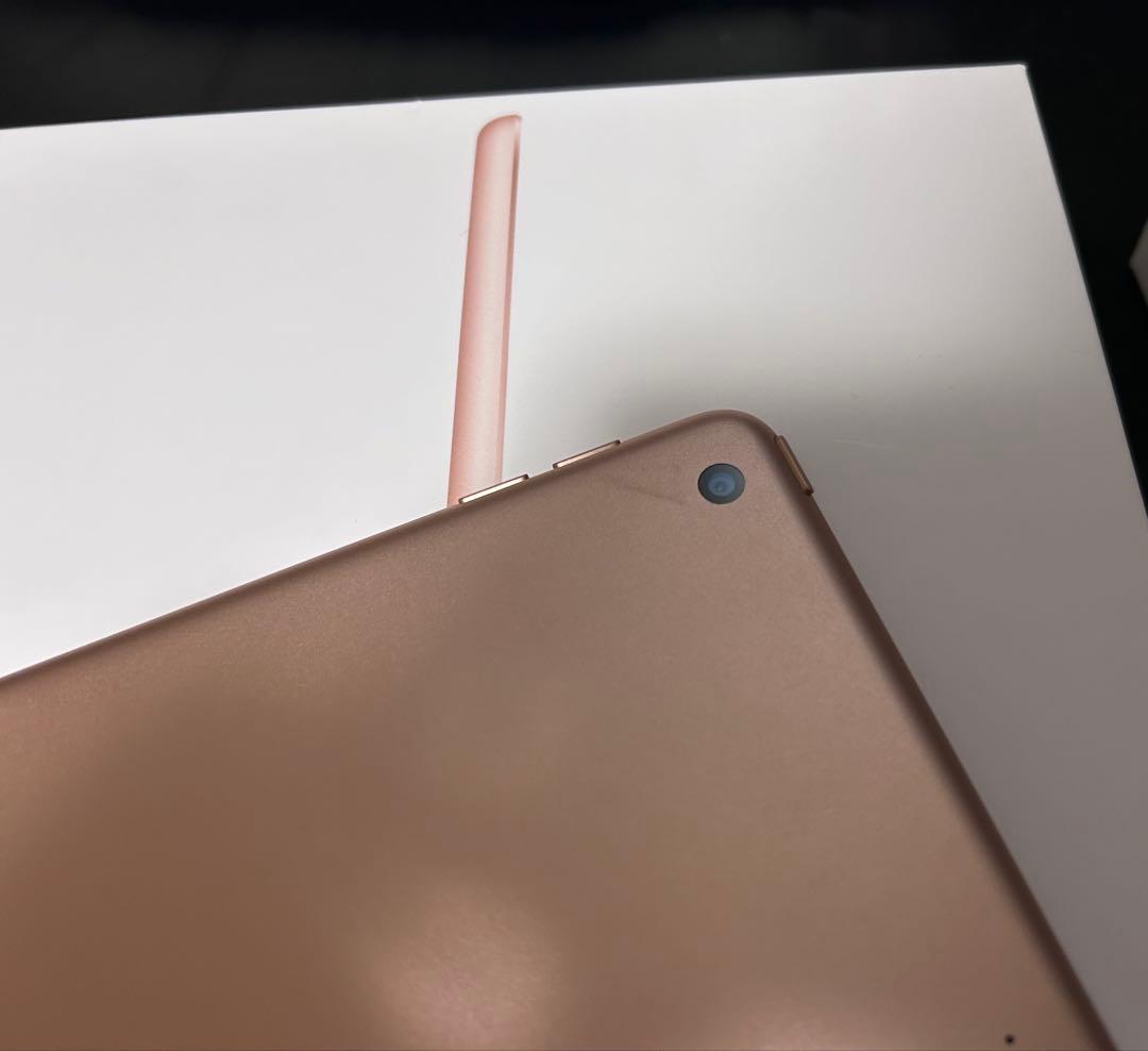 iPad 第8世代　128GB ゴールド