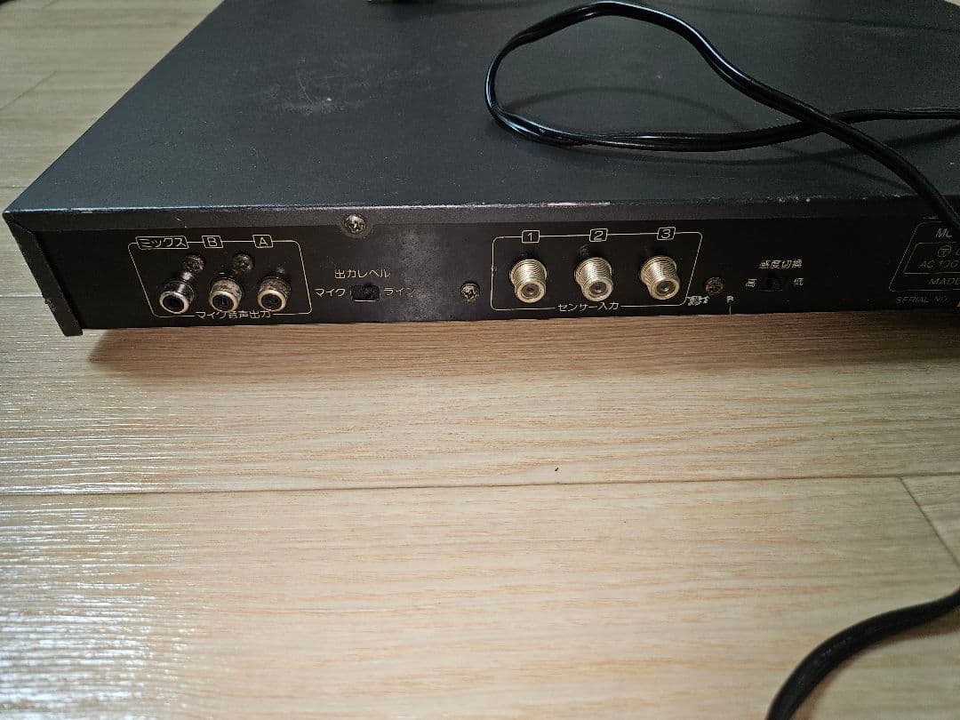 ワイヤレスマイク受信機WT-5000、マイクWM-600/5本、充電器、受光器