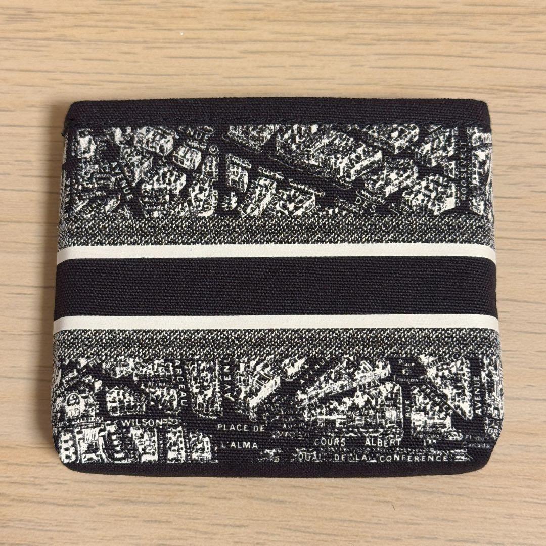 新品　Dior アイシャドウ　限定エディション　ディオール