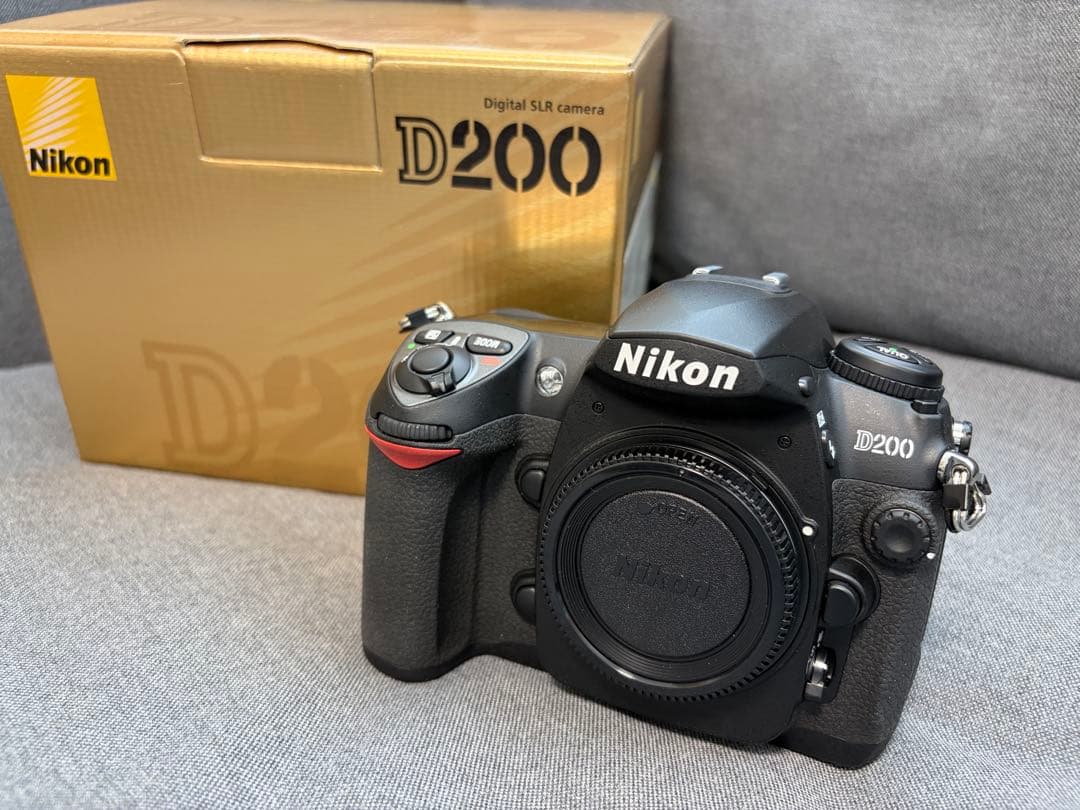 ニコン Nikon デジタル一眼レフ D200（ショット数25以下）