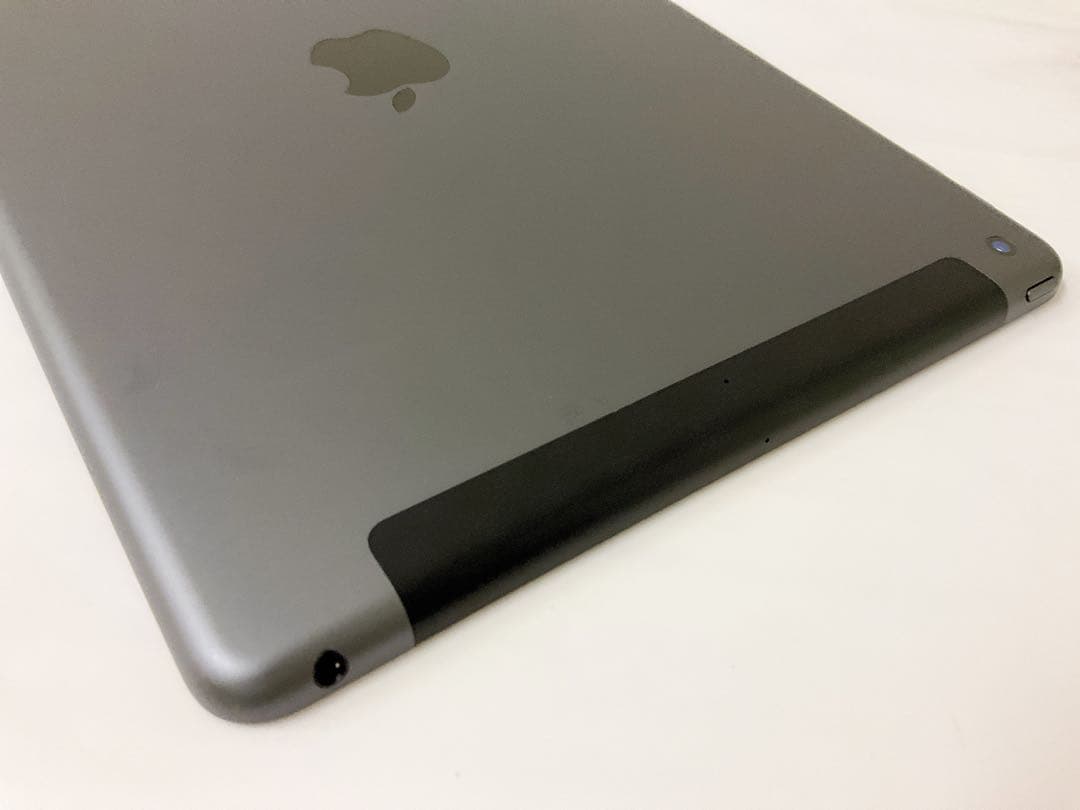 【超美品・BT98％】iPad 第8世代 32GB Cellularモデル