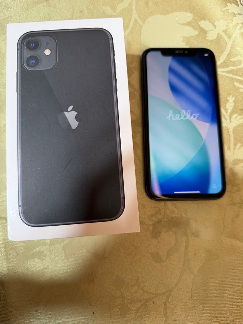 iPhone 11 ブラック　ジャンク（背面割れ）