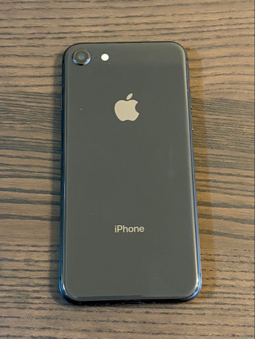 iPhone8　64GB スペースグレー