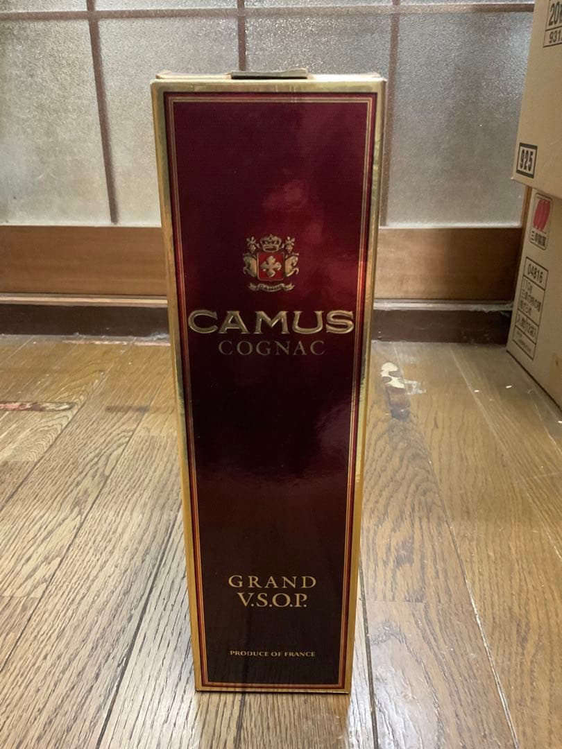 CAMUS／COGNAC・GRAND・VSOP。【箱付き　新品未開封700mℓ】