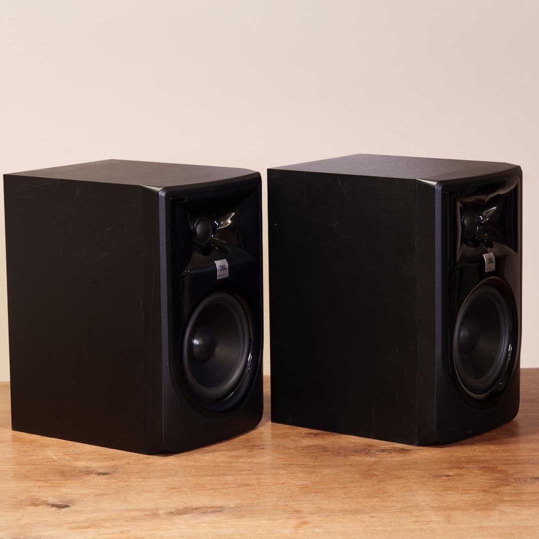 パワードモニタースピーカー！JBL 305P Mk2 ペア ケーブル付属