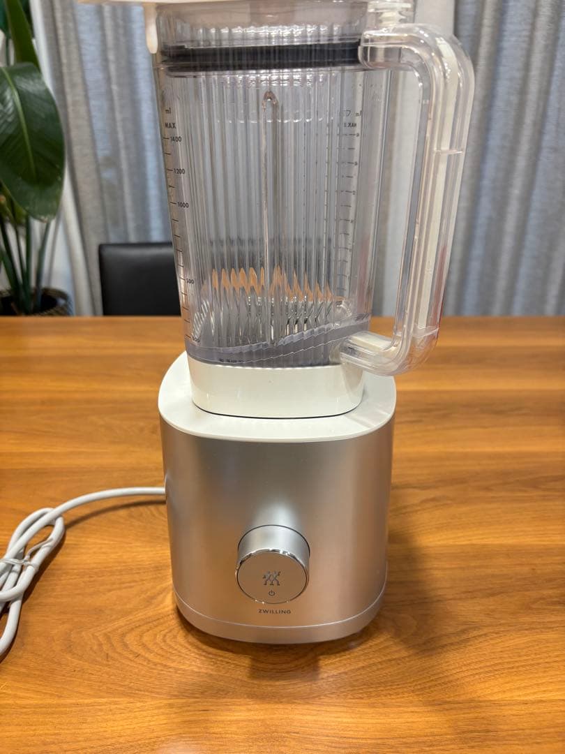 シルバー プラスチック製ブレンダー
