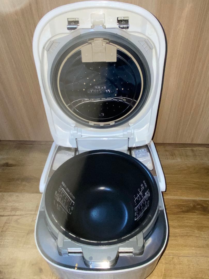【中古】象印極め羽釜5.5合　炊飯器 NP-WA10