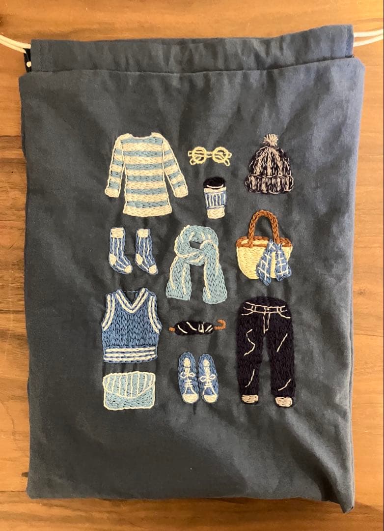 いいみさん☺︎ 刺繍　文房具　日常アイテム　巾着　トートバッグ　ハンドメイド