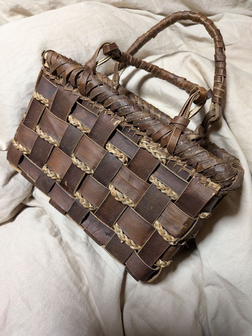 新品　胡桃の籠バッグ　約16.5センチ×約25.5センチ