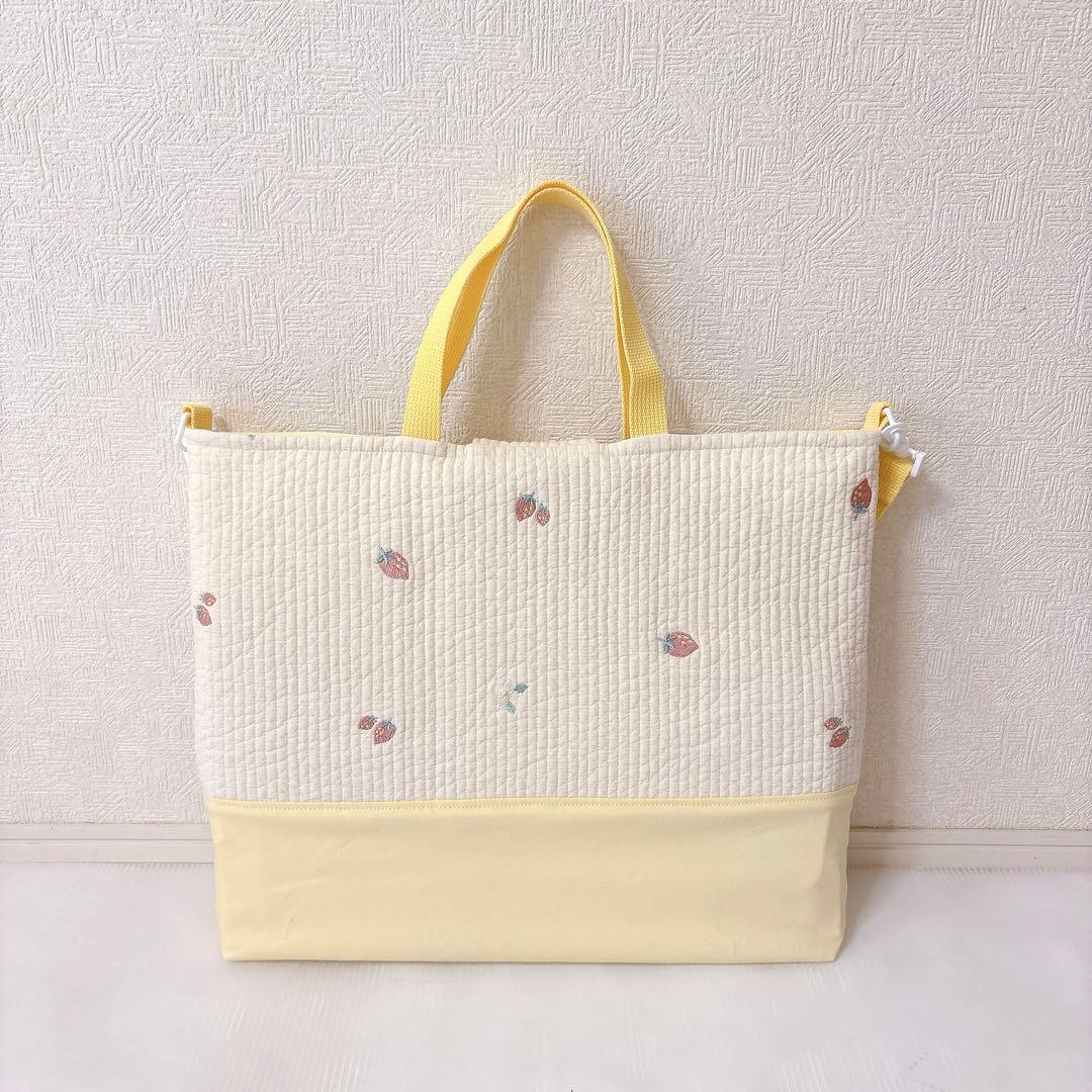レッスンバッグ✖️2 ヌビ　いちご刺繍
