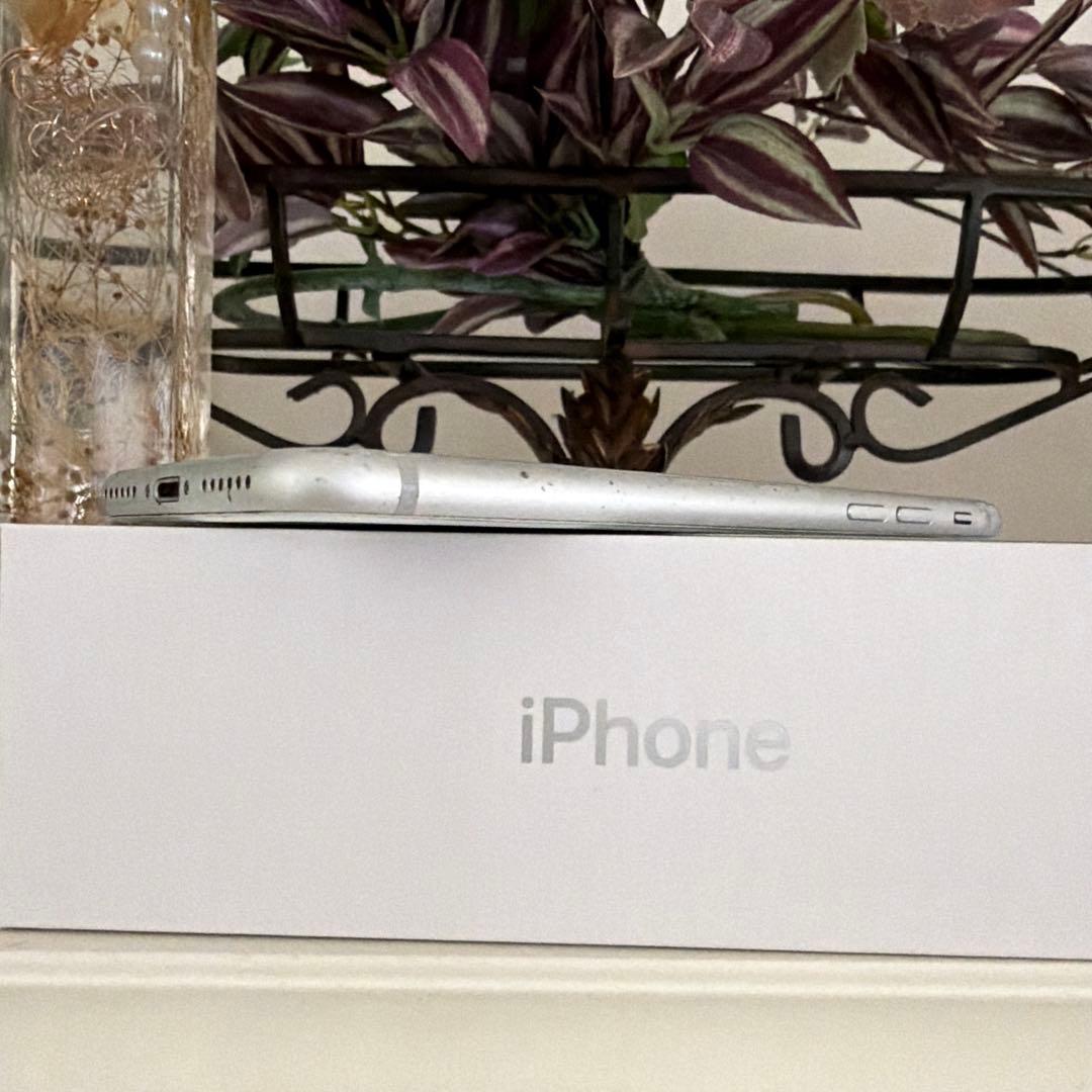 iPhone8 64GB SIMフリー　シルバーsilver