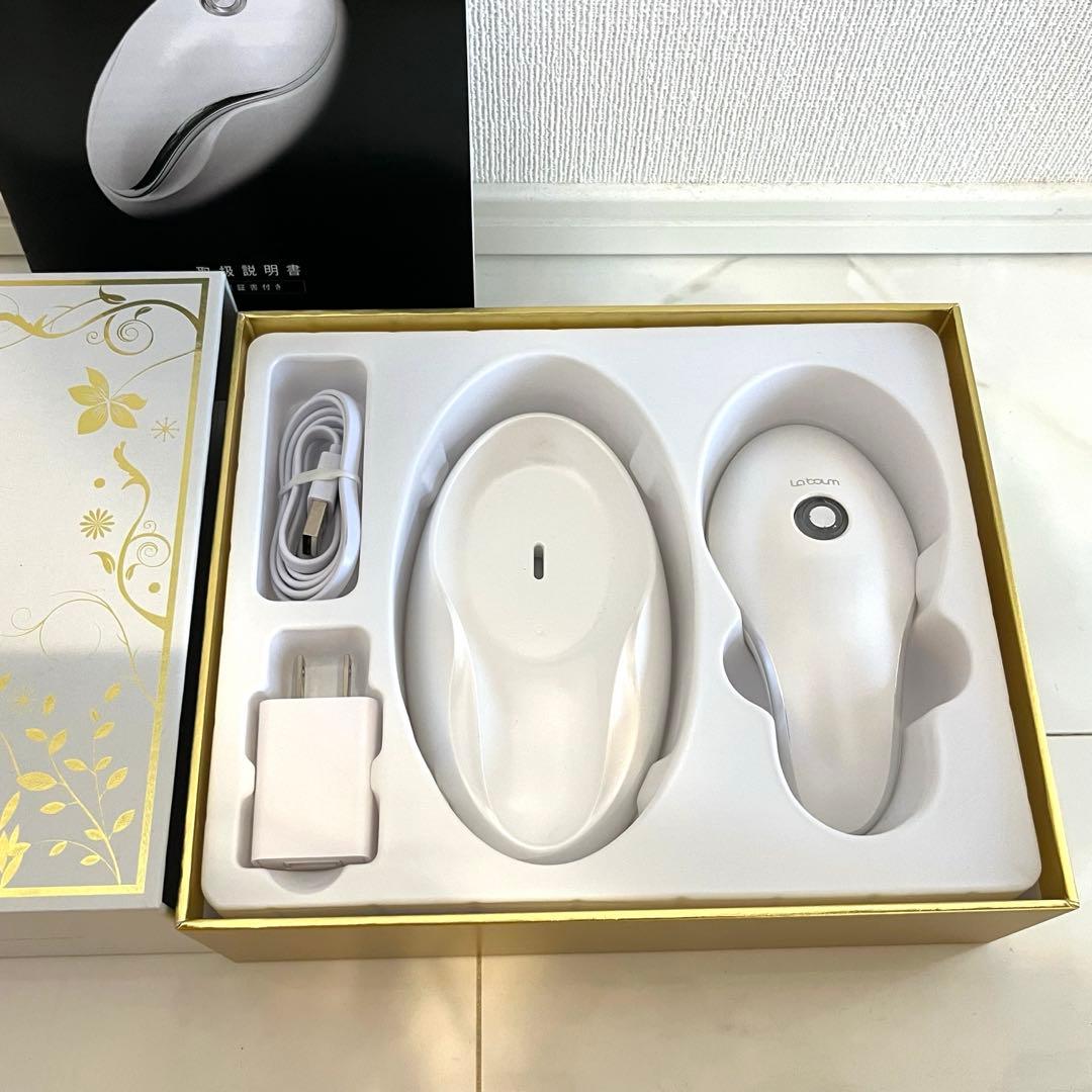 ME Laboum ラボンエクラ IKKOプロデュース 美容器　専用ジェル付き