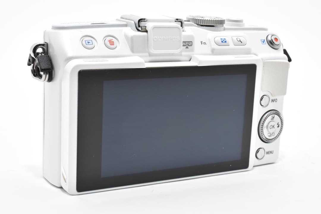 ■美品■OLYMPUS E-PL6 ボディホワイト2032