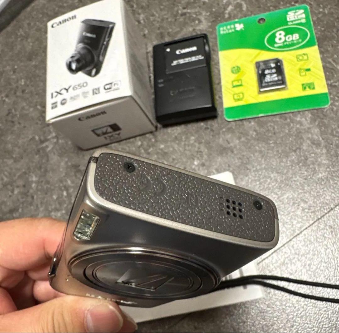 【美品付属品あり】 キヤノン　Canon IXY 650 シルバー