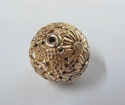 ★D3104★アンティーク　大玉　菊花文様　金属ビーズ　とんぼ玉　和装小物