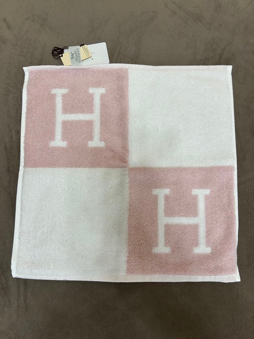 HERMES ピンクタオルハンカチ