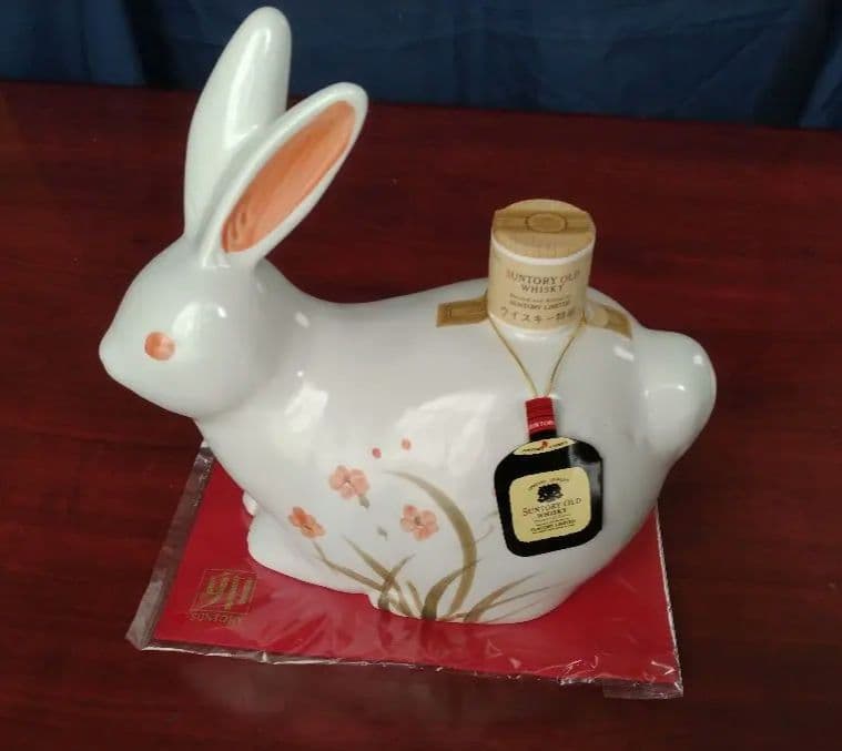 N*2様 【未開栓・古酒】サントリーウイスキー オールド うさぎ歳陶器ボトル