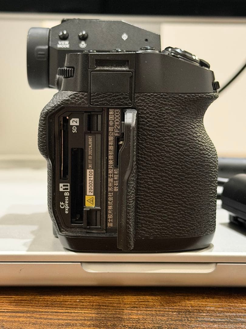 FUJIFILM X-H2 ボディ (ストラップなし・他付属品、外箱あり)