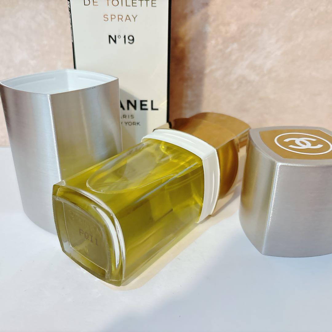 ほぼ未使用　シャネル n°19 オードトワレ 100ml ナンバー19