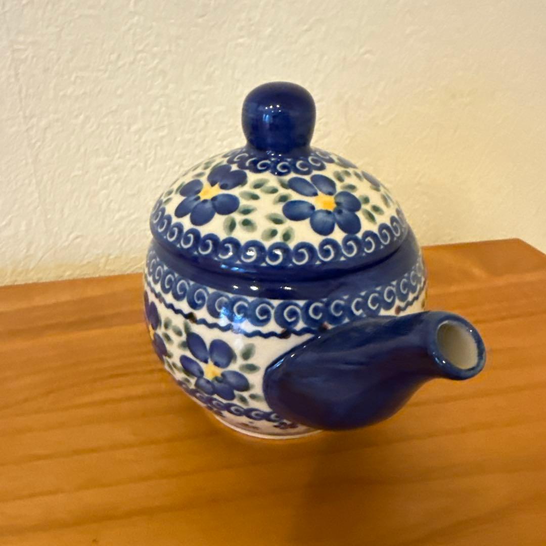 ポーランド食器　ポーリッシュポタリー　青と白の花柄陶器ティーポット