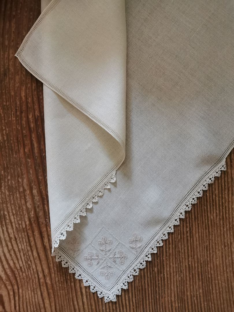 アンティークイタリア ライムグリーン＆ダスティピンク アブルツォ刺繍レースクロス