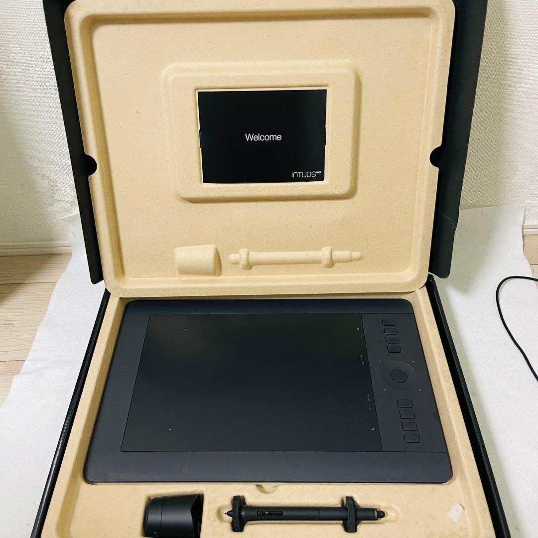 Wacom ペンタブ Intuos Pro PTH-651/K0 M