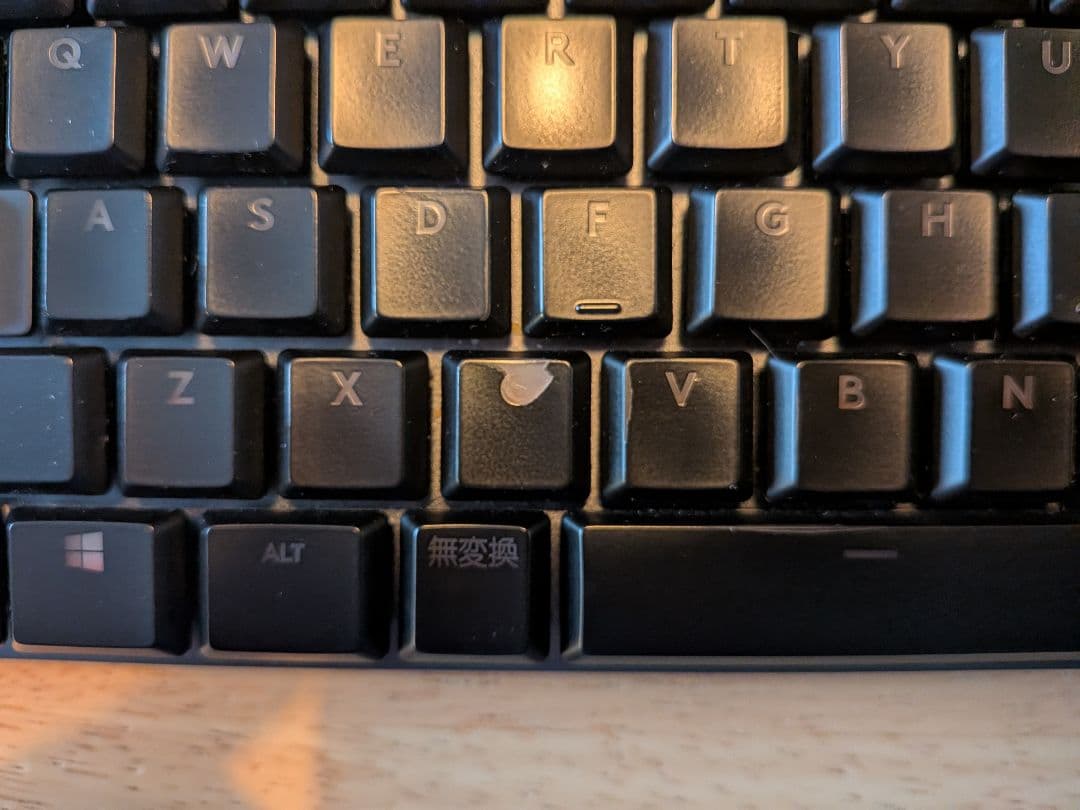 ロジクール　キーボード　G813 赤軸　リニア