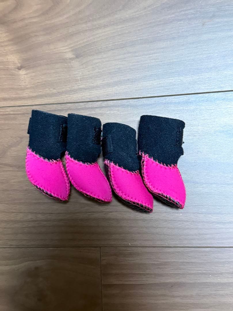 【早いもの勝ち】WANDAWAY ドッグシューズ 4足セット
