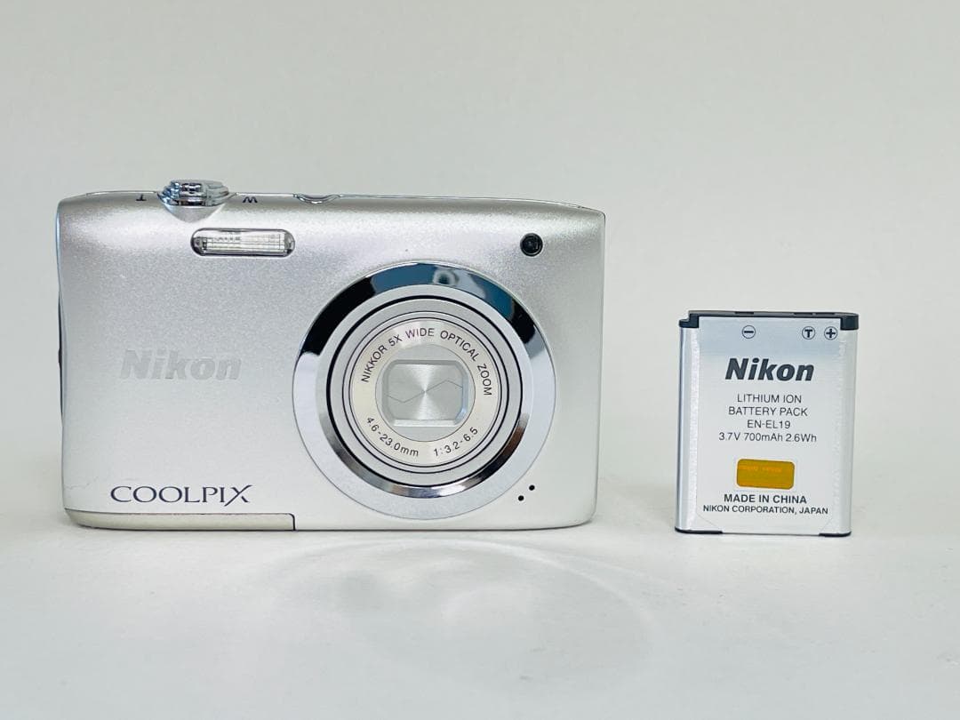 【美品】Nikon ニコン COOLPIX A100 シルバー コンデジ カメラ