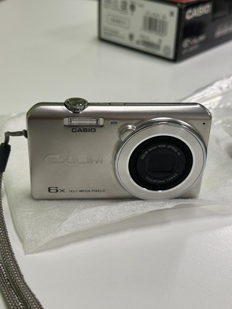 通電〇 CASIO EXILIM EX-ZS26 6x バッテリー付 F4754