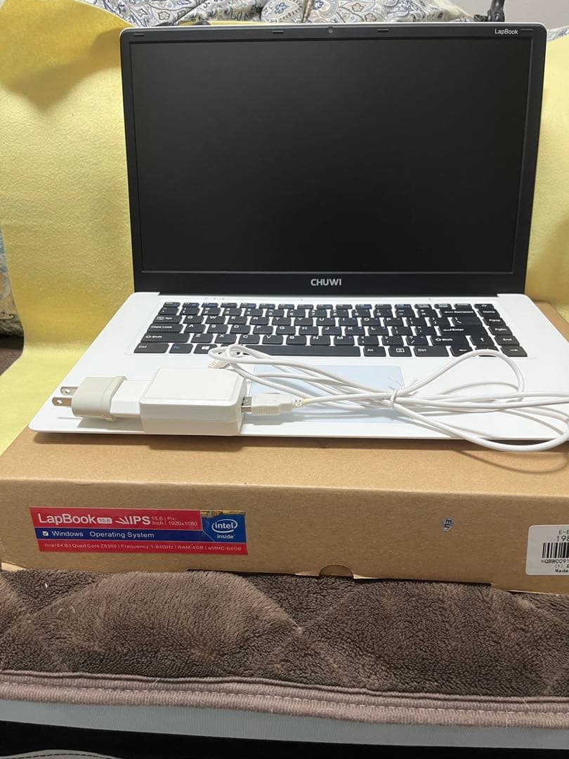 CHUWI LapBook MODEL: CW1530 電源アダプター付属
