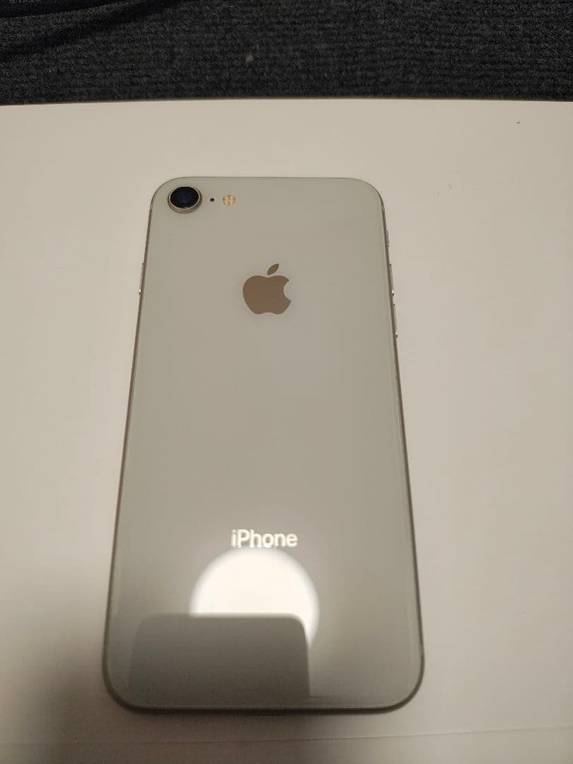 Apple iPhone 8 シルバー 本体のみ バッテリー90%