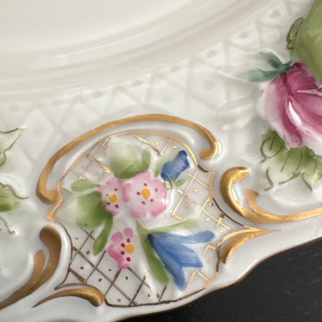 再値下げ！美品❗️立体的な花の絵柄の大皿 ルーマニア製