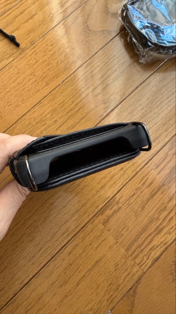 BANDOLIER バンドリヤー iPhone16pro 手帳型ケース