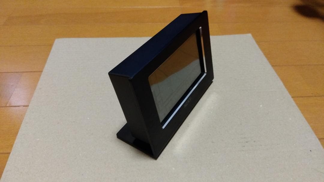 NZXT SENTRY LXE タッチパネル式 卓上ファンコントローラー