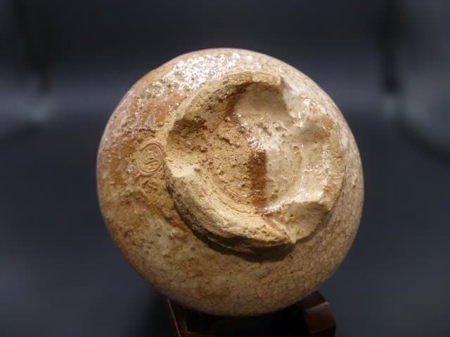 人間国宝　十一代　三輪休雪　萩茶碗／共箱・共布／裏千家十五代　鵬雲斎極め箱