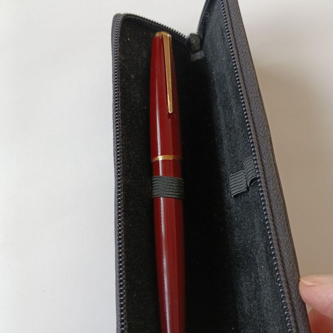 MONTBLANCモンブラン万年筆とカートリッジインク、専用皮ケース付き