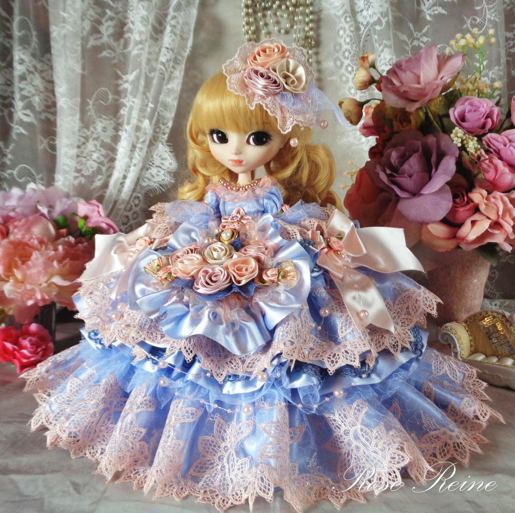 ローゼンレーヌ王妃 凛と美しいラブリーローズのグラデーションフリルドールドレス