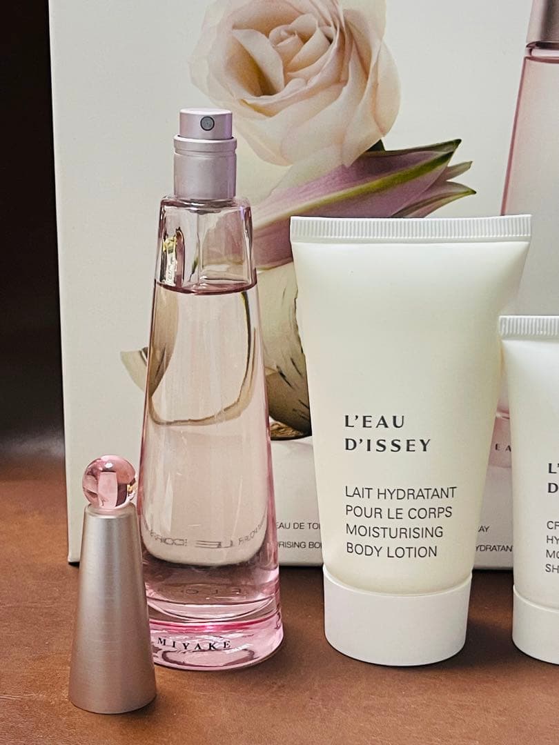 未使用 イッセイミヤケ コフレセット ロードゥイッセイ　フローラル 50ml