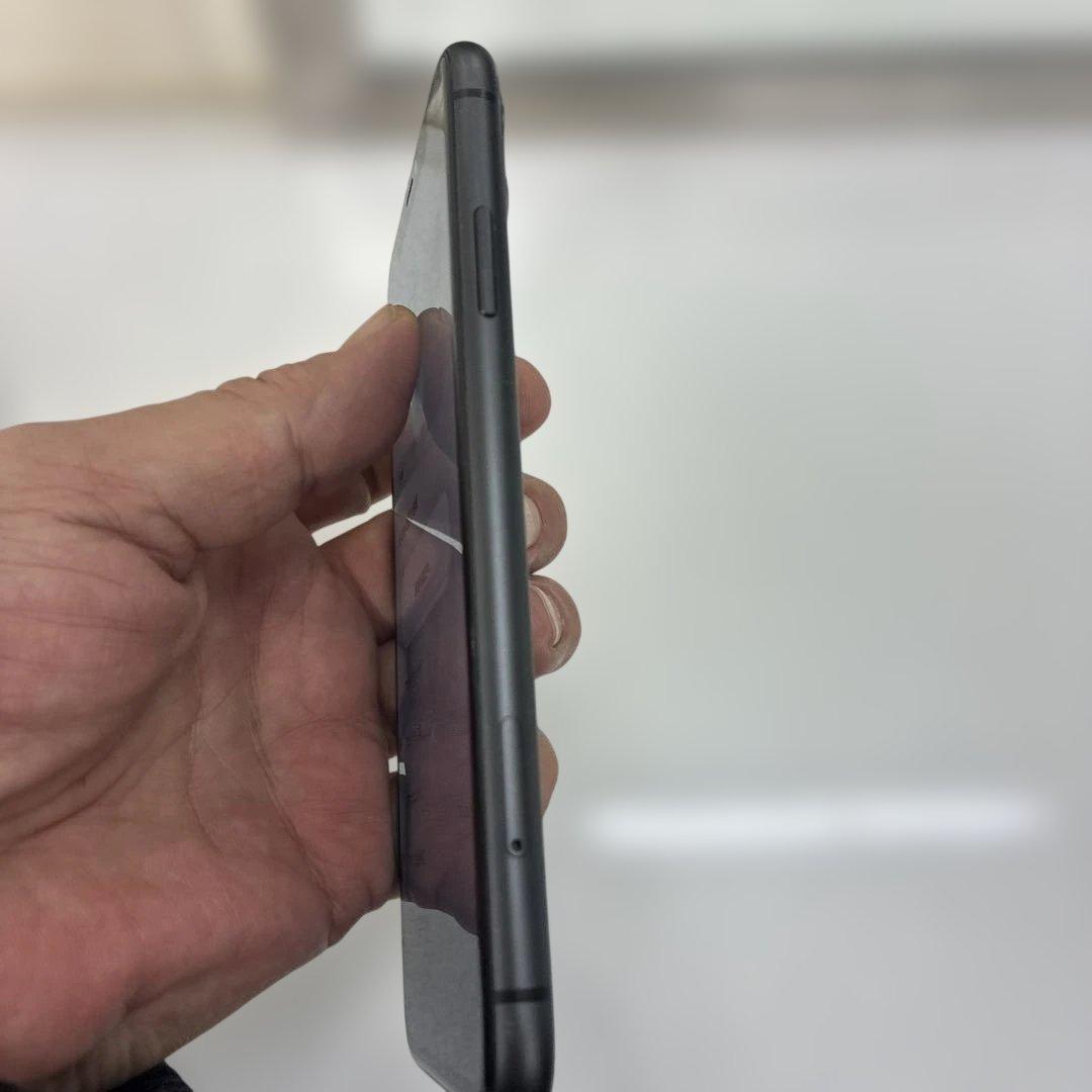 Apple iPhone 11 ブラック超美品128GB本日のみ早いもん勝ち