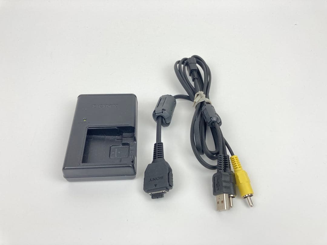 【極美品】SONY Cyber-Shot T700 シルバー コンデジ