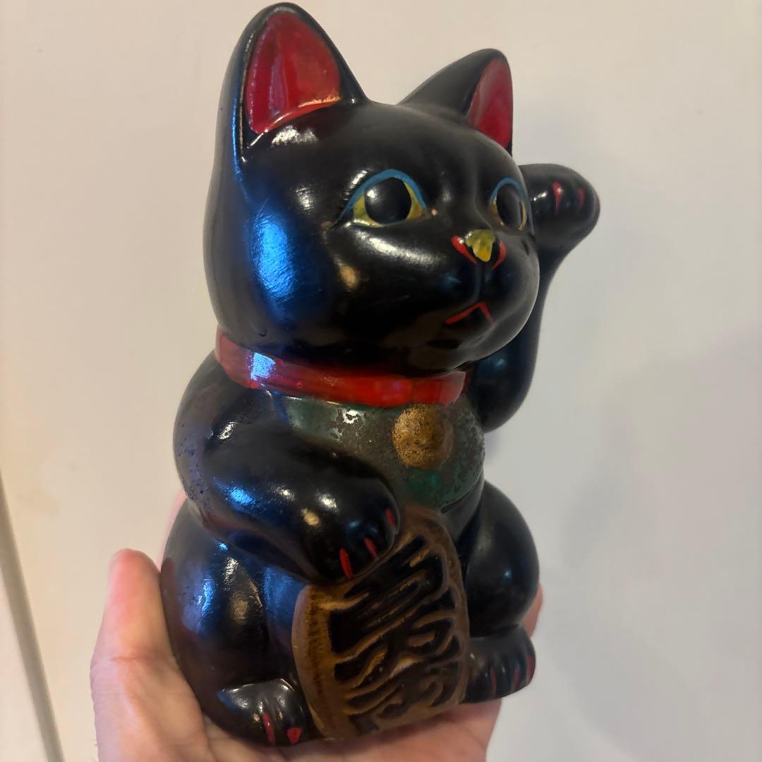 アンティーク　現代にはないタレ目のお顔で雰囲気のある陶器の招き猫
