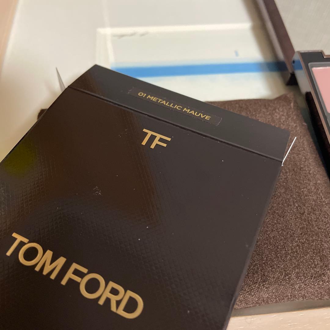 【箱付き新品未使用】TOM FORD アイカラークォード　メタリックモーブ