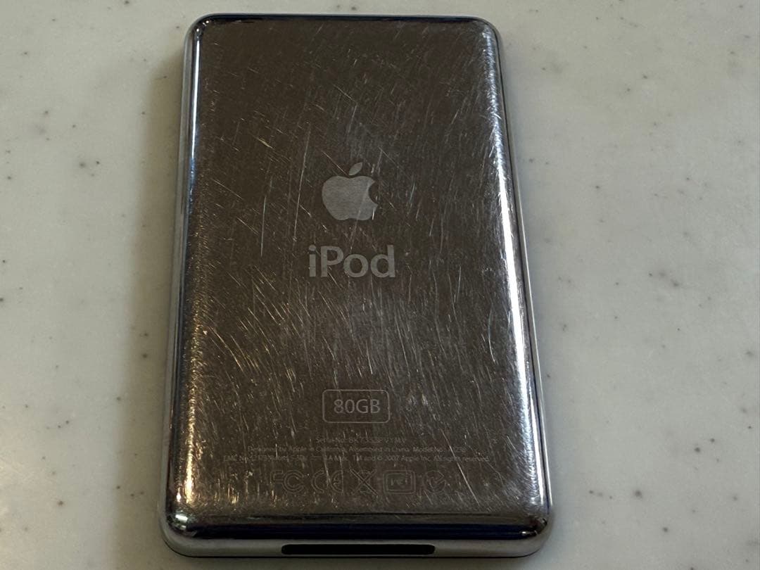 Apple iPod 80GB MB147J/A 本体 USBケーブル付き