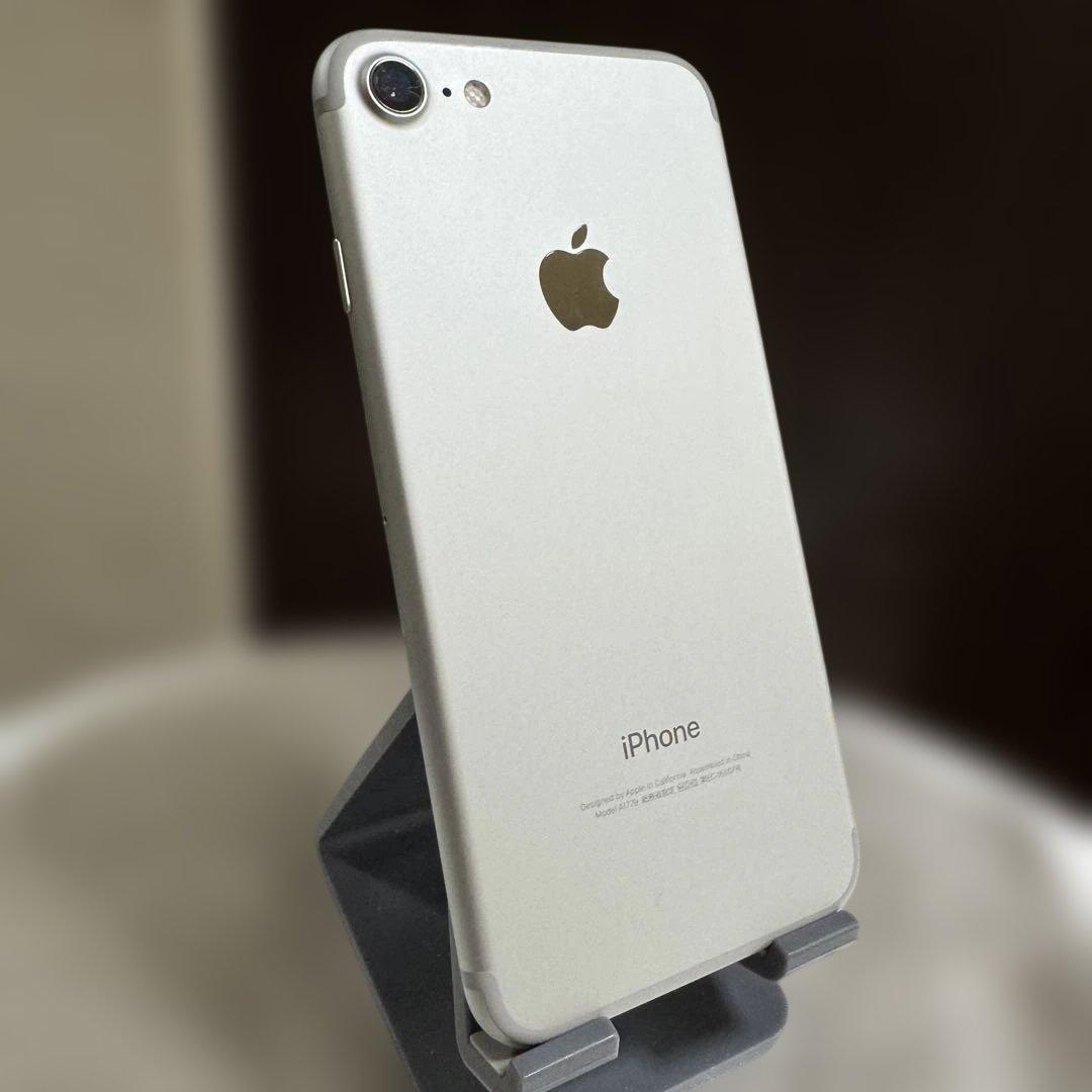 【極美品】✨iPhone7 32GB シルバー simフリー バッテリー98%