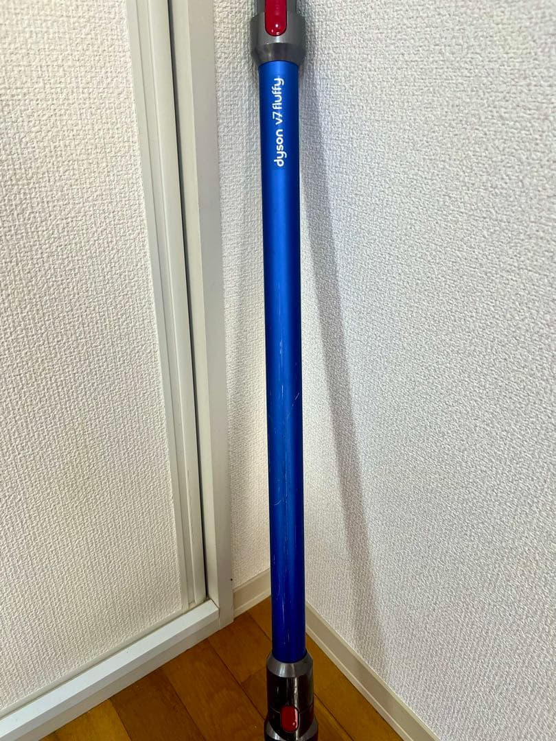 【良品】dyson ダイソン V7 fluffy SV11