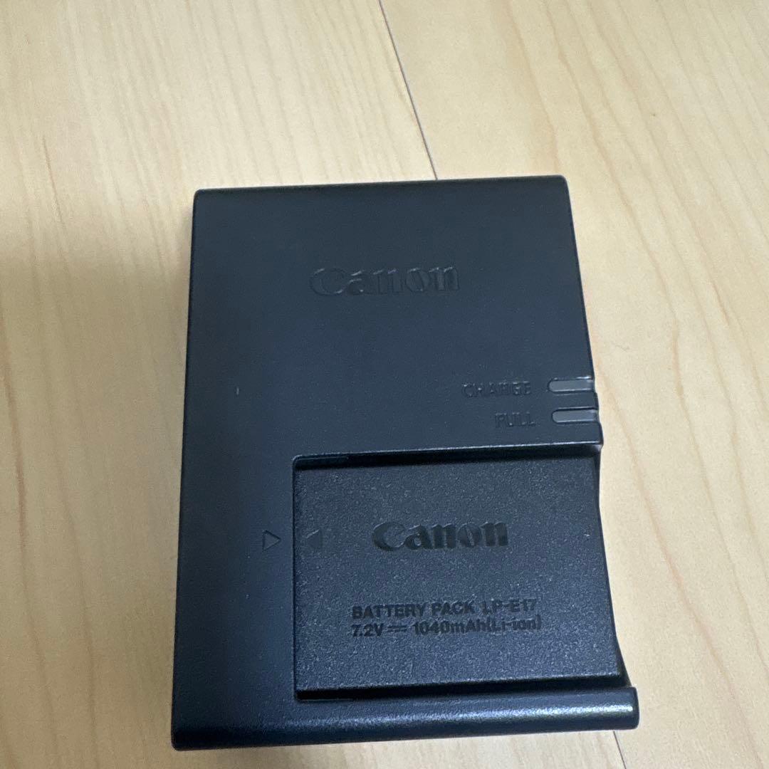 Canon EOS RPミラーレス一眼　EG-E1 付き